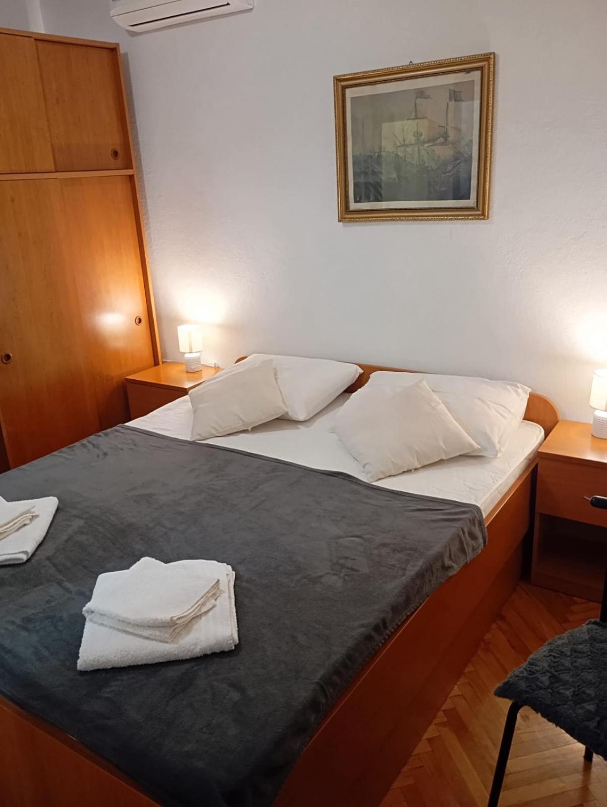 Rooms Helena Krk Town Kültér fotó