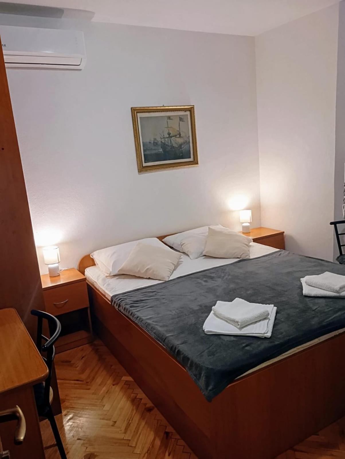 Rooms Helena Krk Town Kültér fotó