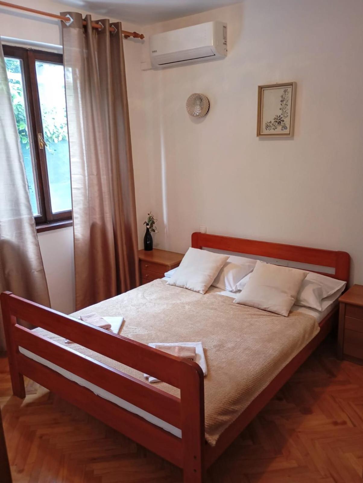 Rooms Helena Krk Town Kültér fotó
