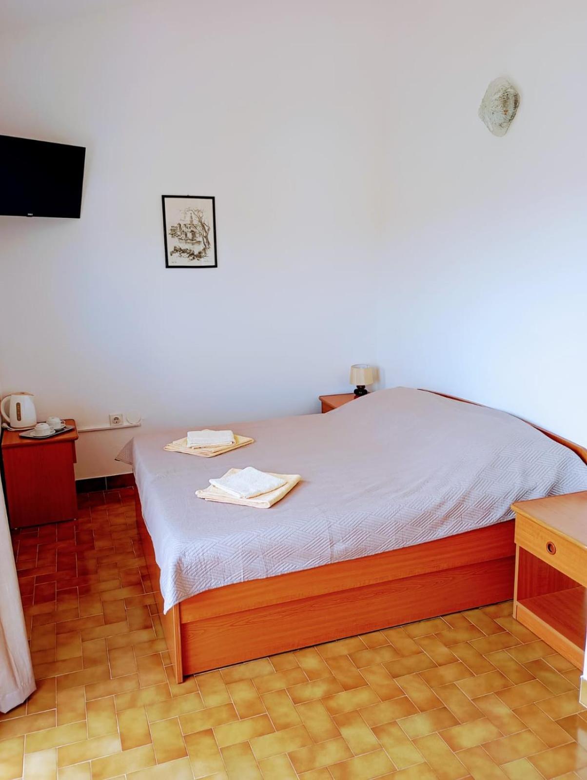 Rooms Helena Krk Town Kültér fotó
