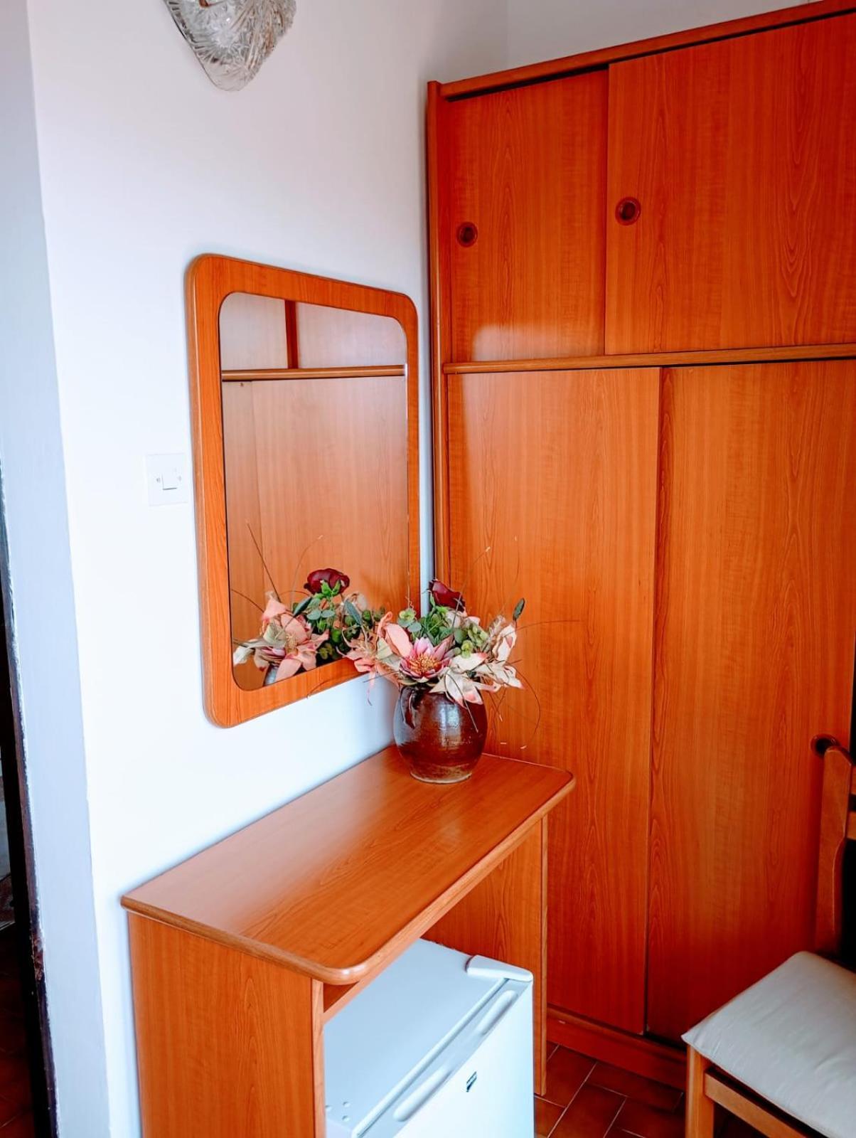 Rooms Helena Krk Town Kültér fotó