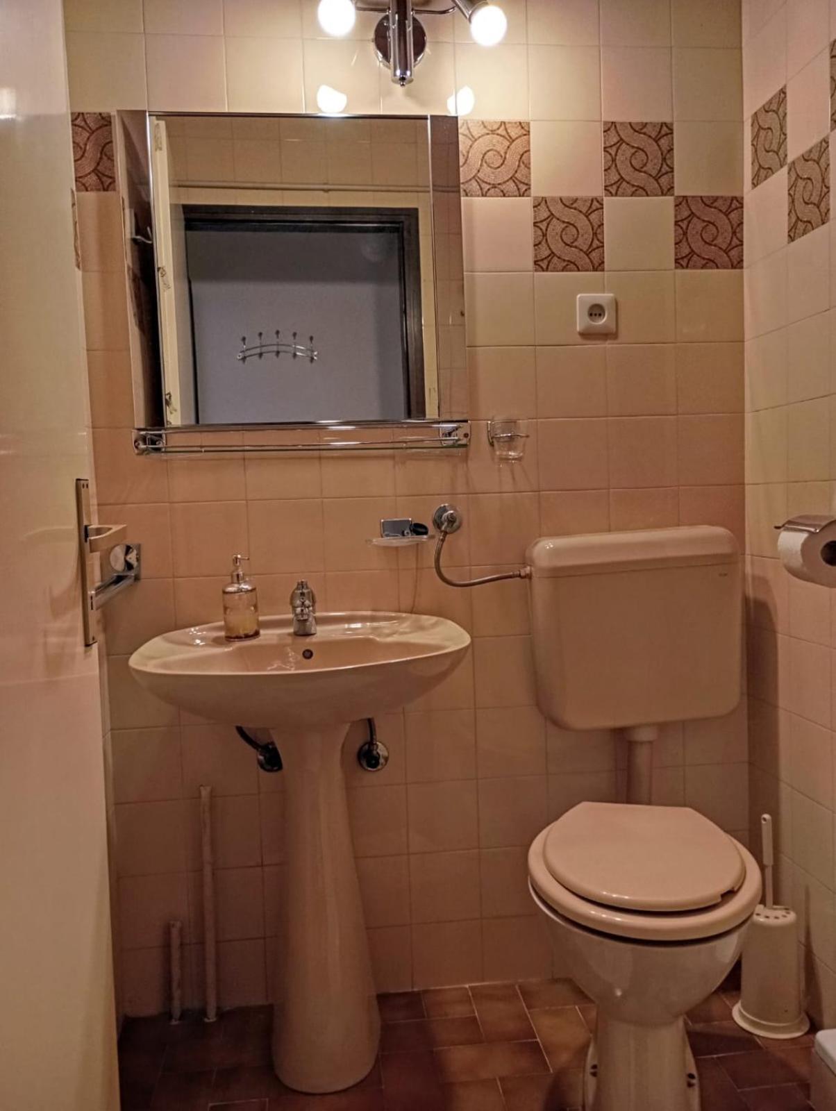 Rooms Helena Krk Town Kültér fotó