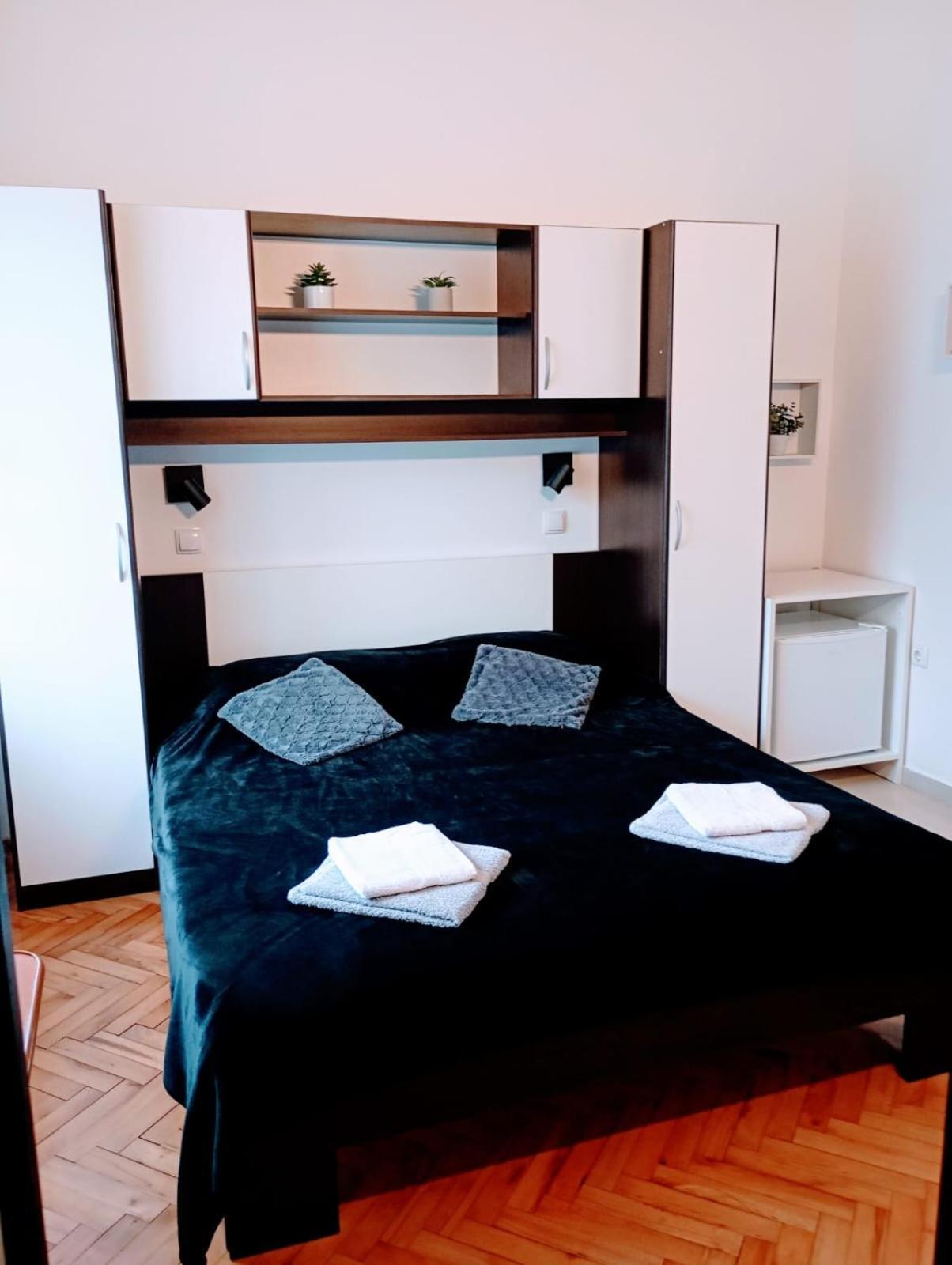 Rooms Helena Krk Town Kültér fotó