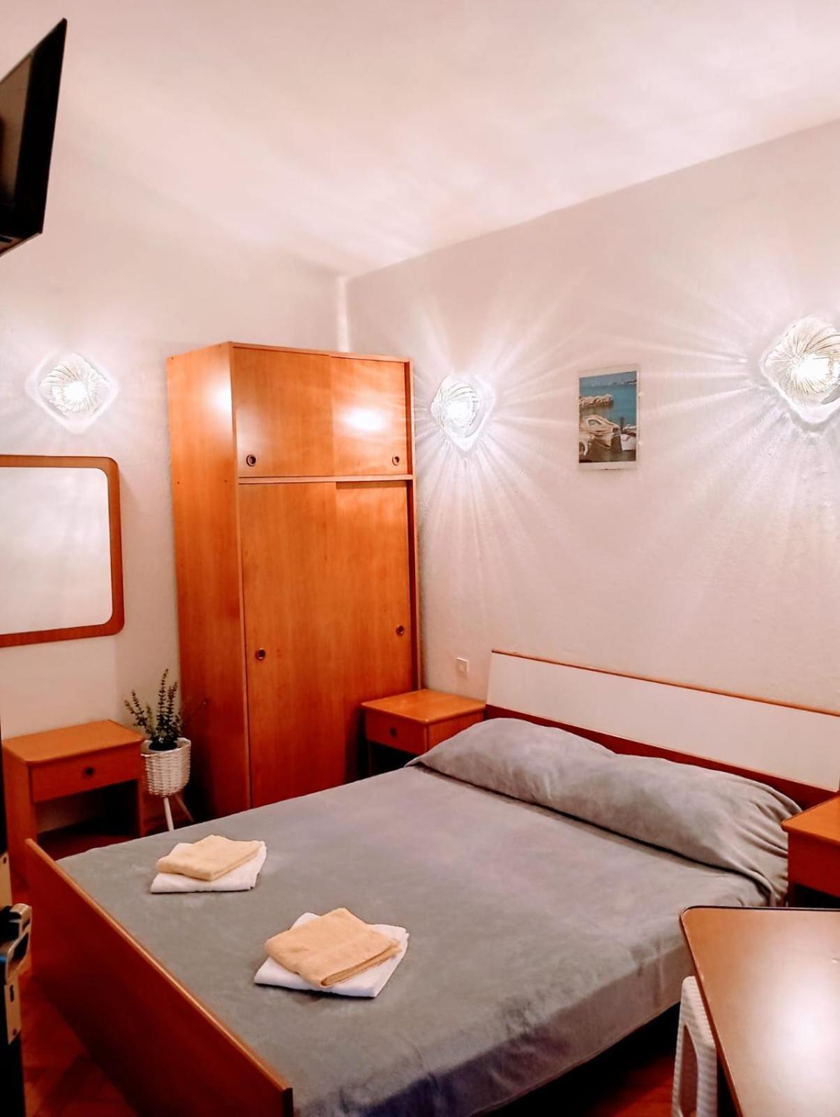 Rooms Helena Krk Town Kültér fotó