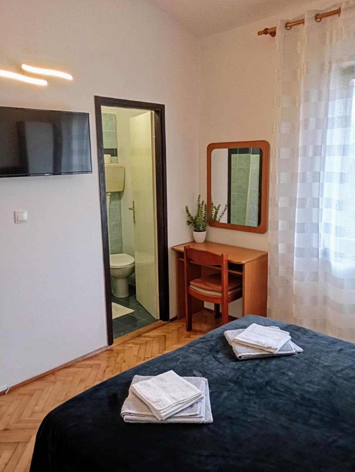 Rooms Helena Krk Town Kültér fotó